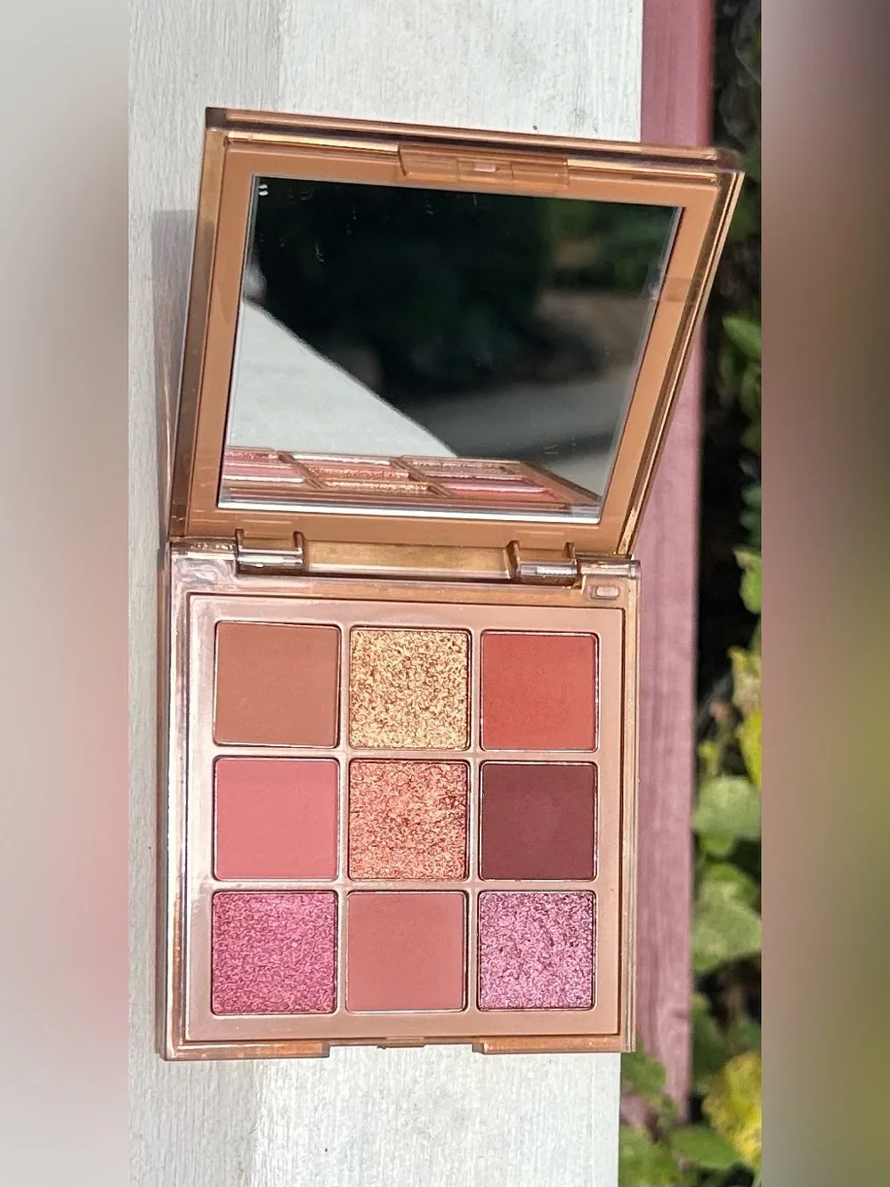 HUDA BEAUTY Medium Beauty Obsessions Eyeshadow Palette